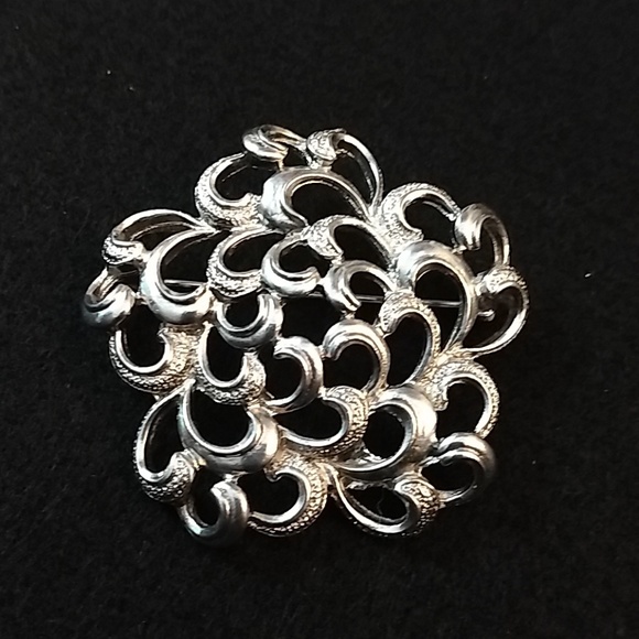 Jewelry - Elegant sliver pin Jewelry - Elegant sliver pin